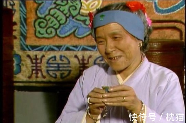 凤姐|《红楼梦》,为何黛玉瞧不起刘姥姥,而凤姐却非常看重她?