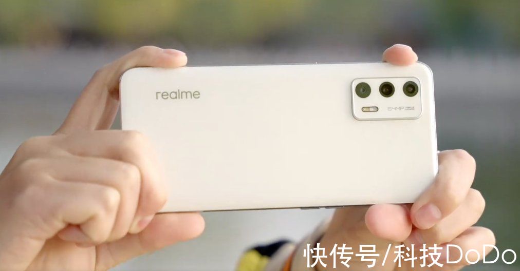 电池容量|realme收获开门红！真我Q3s、真我GT Neo2T均超10万台销量