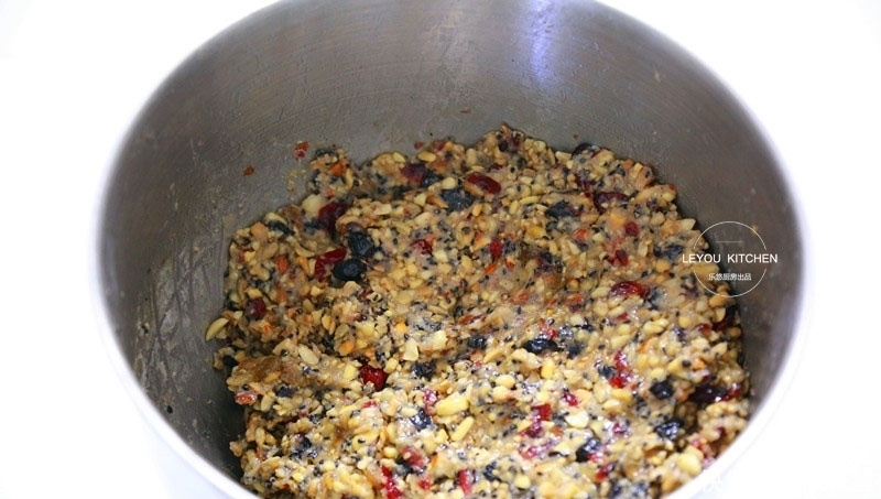 手把手教你五仁馅做法,我家每年都做很多,吃过的人都说比买的香