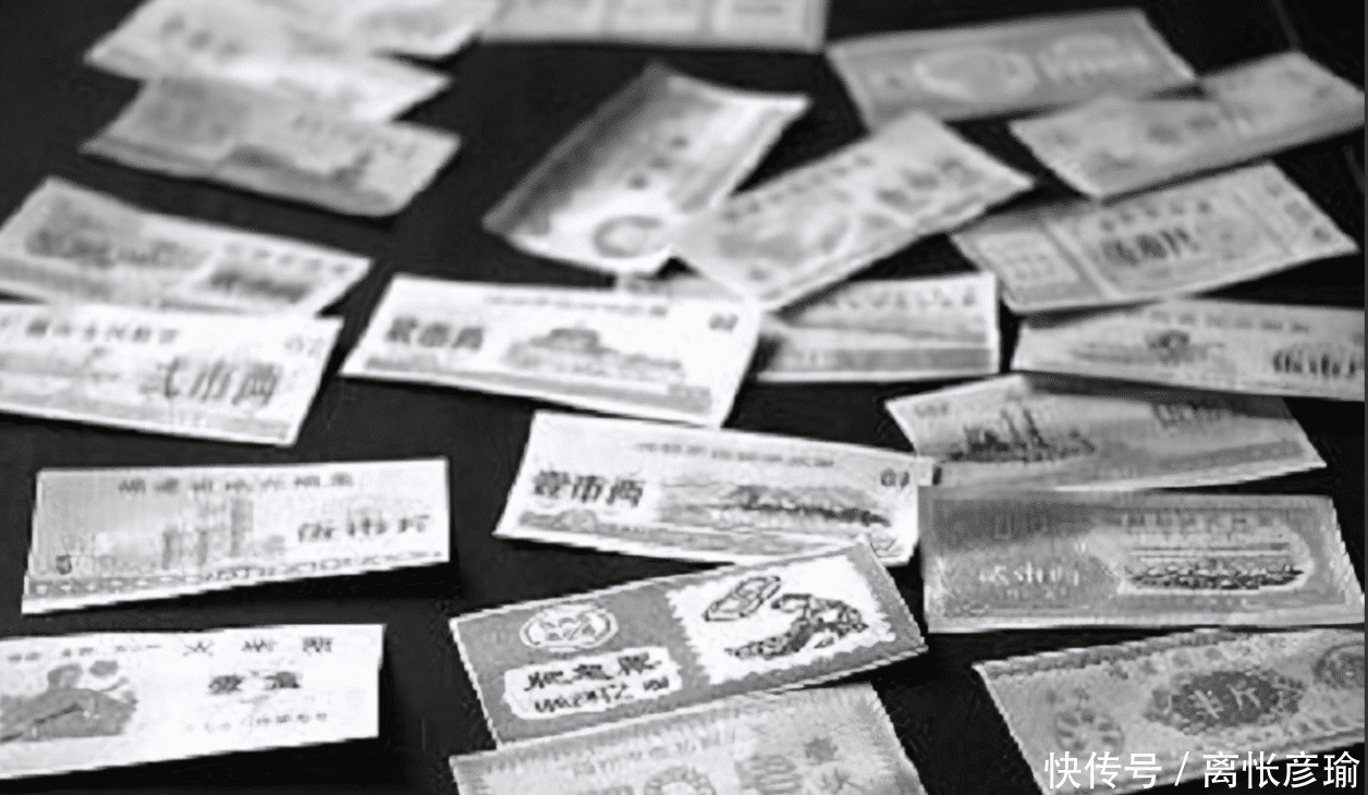 70年代“下馆子”,服务员比客人地位高,穷人得靠别人请客沾光