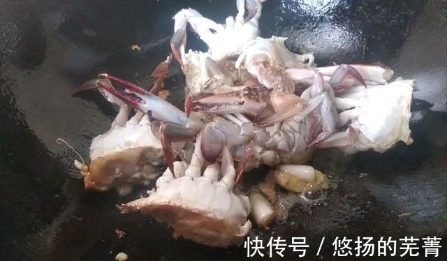 鲜甜|立秋后,梭子蟹跟这菜是绝配,简单一炖特别鲜,大人孩子都爱吃!