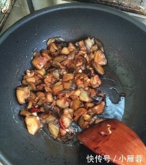 茄子百吃不厌的做法，美味又下饭，做法简单，大人小孩都爱吃