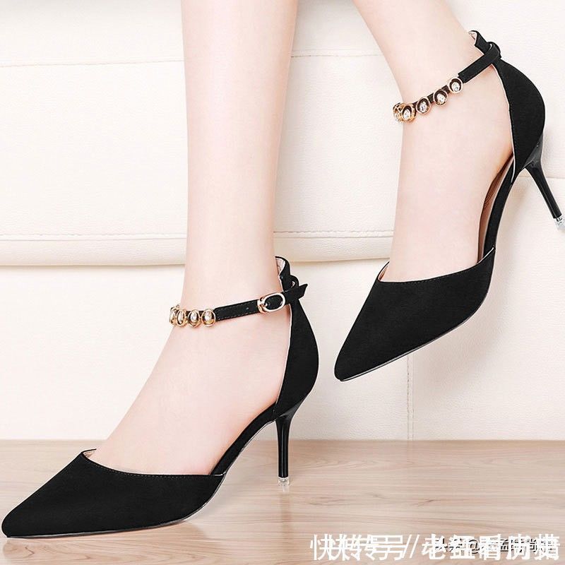 尖头 新款欧美风格尖头高跟鞋,设计有层次感,上脚有高档感