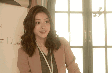 |搞笑GIF趣图：这么漂亮的老师给我加油打气，上课都认真了