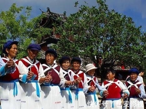 神山|从未有人登顶的玉龙雪山，山上常年都有雪，还被纳西族人称为神山