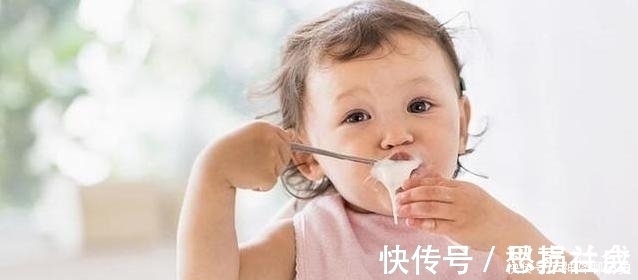 发育|宝宝在半岁之前,会逐渐掌握四种“本领”,你家孩子达标了没