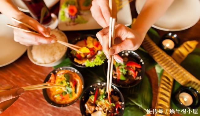 60岁以上老年人如何防止大脑衰老？坚持做5件事，增强记忆力