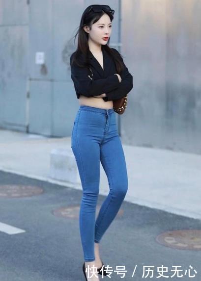 牛仔裤|紧身牛仔裤搭配展现出女神般的身材,彰显出时尚个性的气息