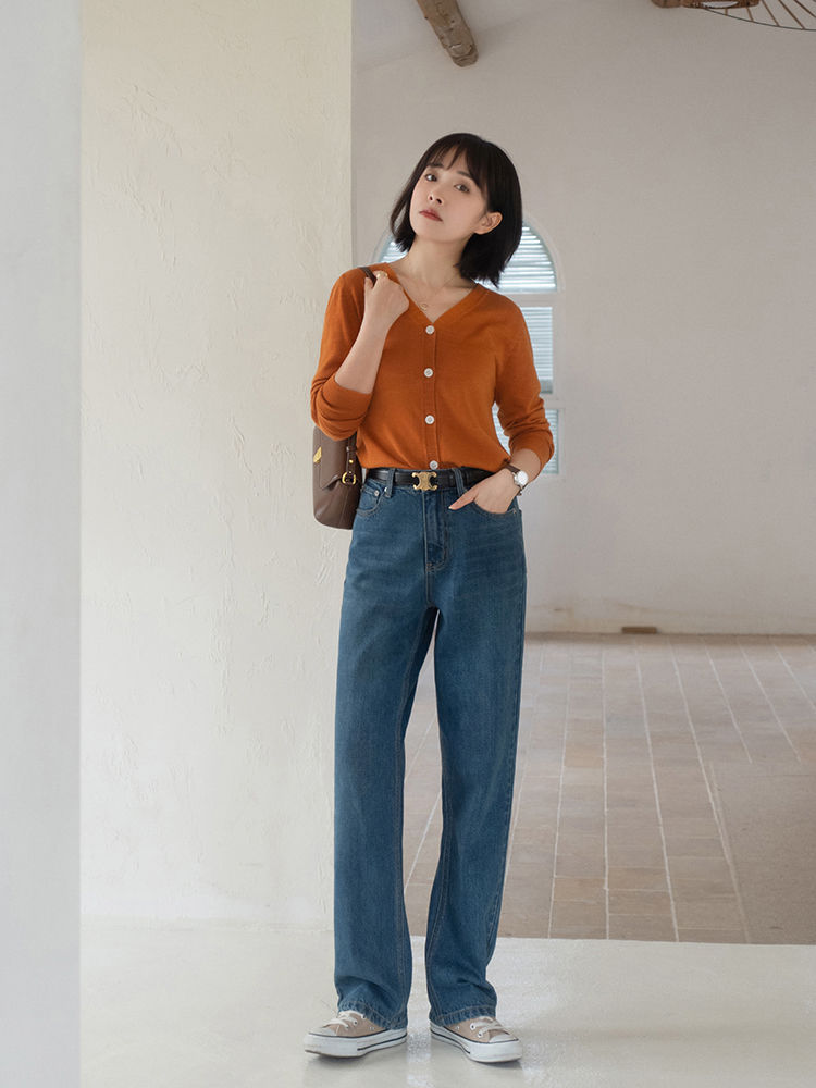 搭配|秋季，穿羊毛针织衫真的很美？搭配白色半身裙高级优雅，减龄时髦