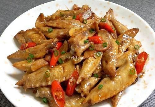 包菜|家人忙不迭地伸筷猛吃的家常下饭菜,香辣鲜美,实在是太美味了!