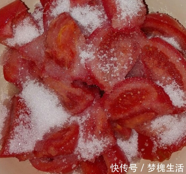 白糖|凉拌西红柿,只放白糖就错了,难怪酸涩难下口,大厨:这样做才对