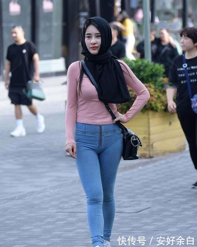 女性 展现女性魅力的打底裤，充满都市靓丽感，气质凸显！