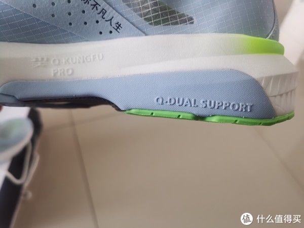 缓震|支持一双国产跑鞋，乔丹 飞影