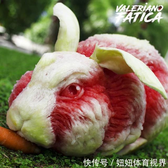权力的游戏|他把西瓜雕刻成各种形象,画面让人毛骨悚然