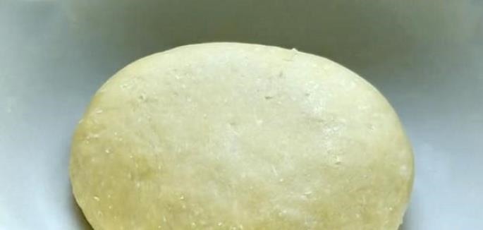 想吃披萨不要出去买，没有烤箱也能做，香甜暄软又拉丝，特好吃