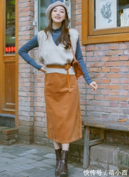 短靴|小个子新年怎么穿?建议尝试“半身长裙+短靴”,一秒显高10cm