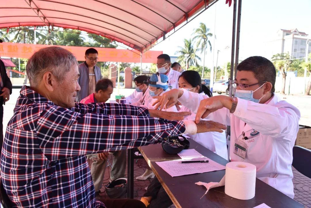 集丰村|我为群众办实事丨“送健康服务到身边”下乡义诊活动走进东澳镇集丰村