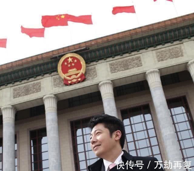 玩纸|撒贝宁问院士 玩纸飞机哈口气有什么用 院士4字让小撒哑口无言!