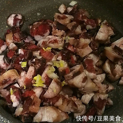 5分钟就能做好的萝卜丝饼（生酮友好）,简单又好吃