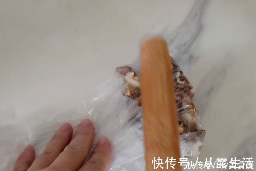 冷天要常吃黑芝麻,教你新做法,每天吃一勺,精神饱满过冬季
