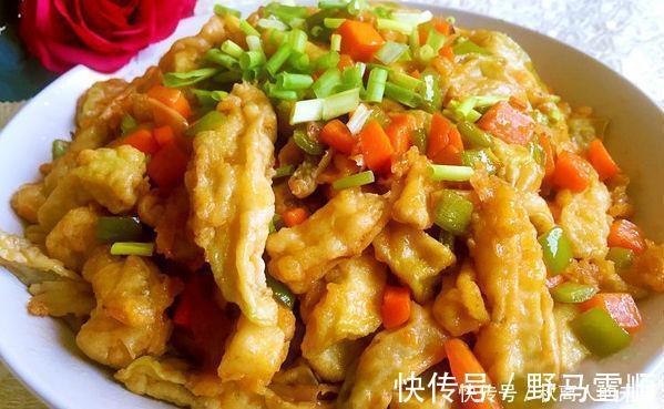 堪称完美的经典下饭菜,香辣酸甜爽口好吃,家人胃口大开吃得过瘾