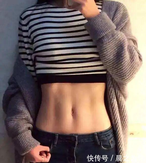 硬照|前凸后翘，马甲线，健身博主晒硬照，腰臀比让人羡慕，3步get同款