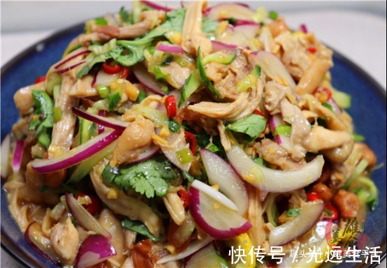 柠檬|把鸡腿放锅里蒸一蒸，瞬间变美食，从没见过这做法，营养又解馋