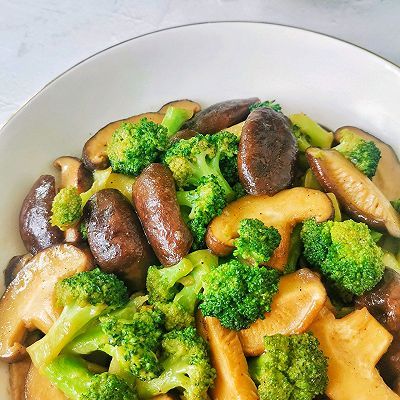 香菇|好吃不胖的??西兰花炒香菇