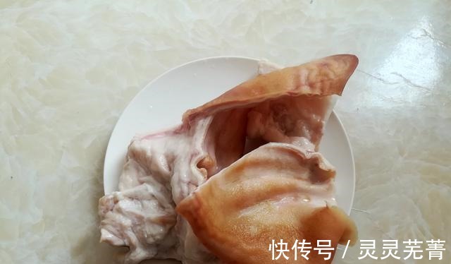 做卤菜时，牢记“1分2煮3泡”，鲜香入味，家人吃得很满足！