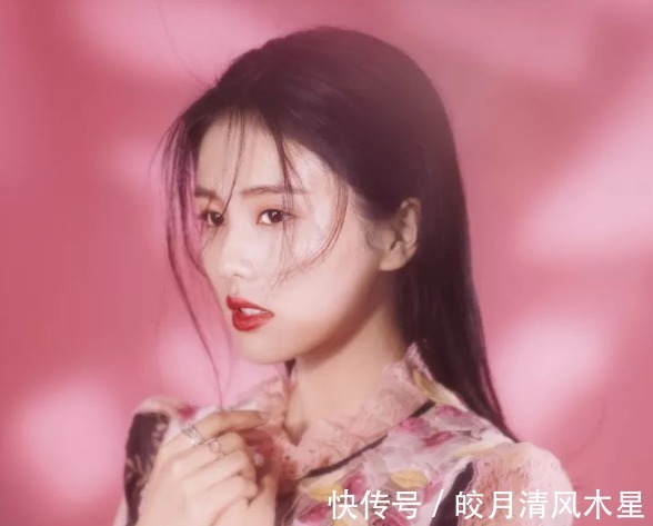 凌晨|《奔跑吧》新路透,楊穎變身挖掘機司機,粉絲留言模板都一樣