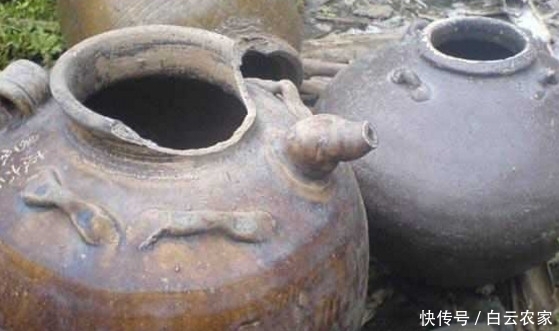 老祖宗留下来的东西,如今都非常有收藏价值,不要轻易处理掉!