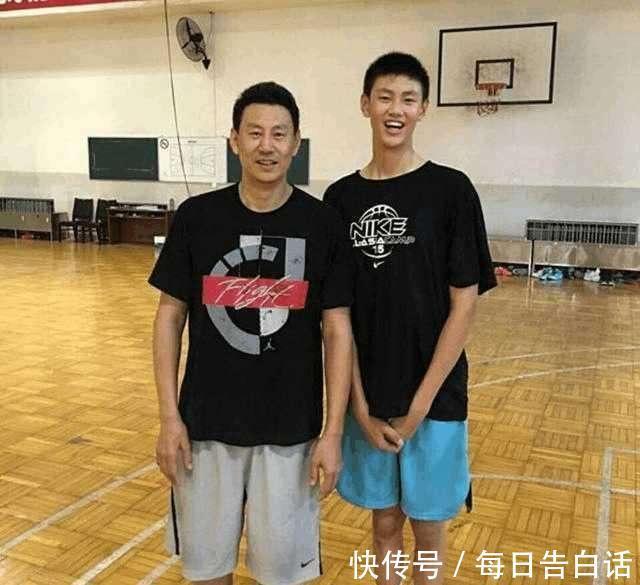 cb男篮主帅儿子被誉最强星二代,跳级进国家队,身高可能超姚明!