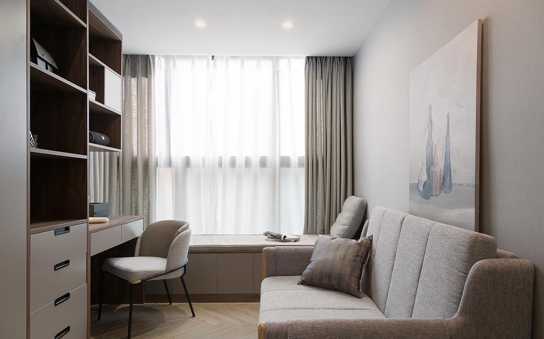 青年|单身女青年的家,客厅选择超大电视机,让客厅瞬间变成影音室