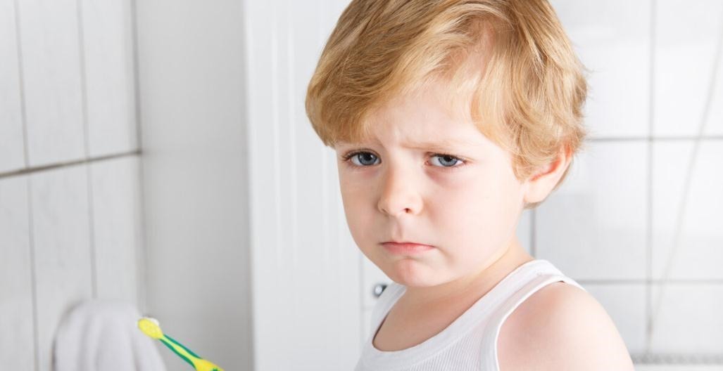 孩子|让小孩子刷牙很困难?习惯敏感期在家用4个方法让娃爱上刷牙