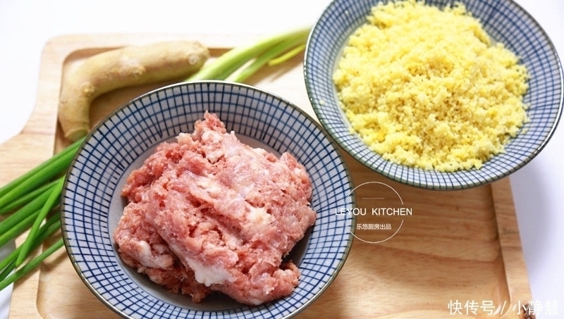小米饭|小米的花样吃法，不加一滴油，做成肉丸子，外焦里嫩，上桌就抢光