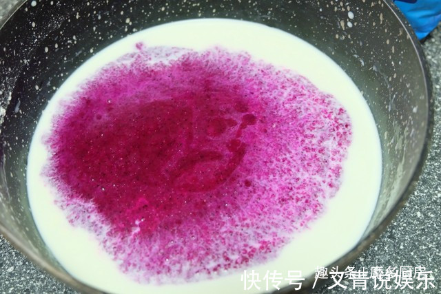 夏天的懒人甜品,自己做特简单,火龙果加奶粉,营养更健康