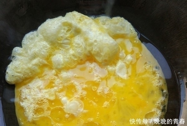 搅拌均匀|包韭菜鸡蛋饺子,千万不要直接拌馅,多加1步,饺子更香,更入味