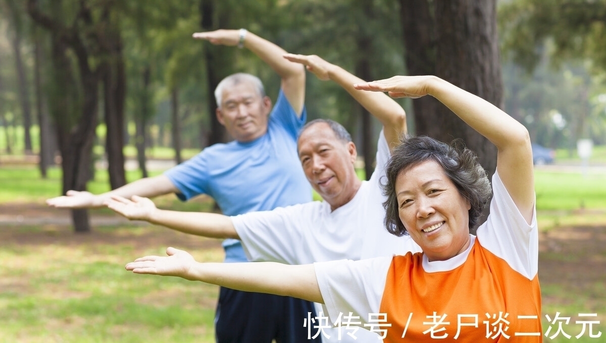 关节|骨科专家：1片叶子捣成糊，关节积液消失了，滑膜炎一扫而尽