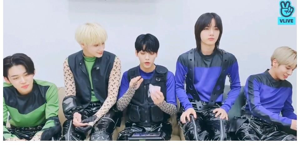 練習生|TXT直播聊ENHYPEN，然竣秀彬：明明練習生時很親，怎么突然變尷尬