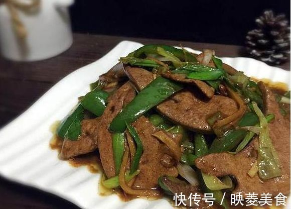 小炒|老妈做的几道家常小炒，又香又辣，好吃又美味，一家人吃的很开心