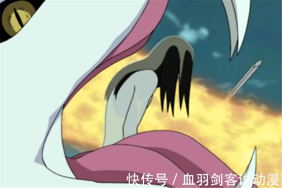 大蛇丸|木叶三忍都被打穿过身体,为什么纲手和大蛇丸没事自来也却死了?
