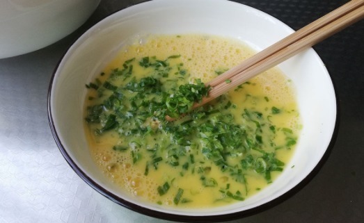葱花鸡蛋饼|3个鸡蛋，一碗面，教你15分钟解决全家早餐，简单好吃，详细做法