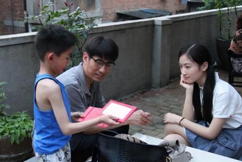 宝爸|新时代宝爸：愿做“女儿奴”，儿子“靠边站”，他们为何变了？