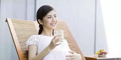 孕妇|孕期在这四个时间段喝水,羊水会更“清澈”,对胎儿发育好处多