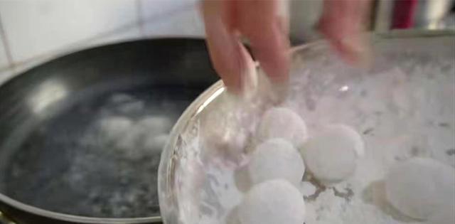 教你汤圆的新做法,做法超简单,香甜可口,全家人都抢着吃