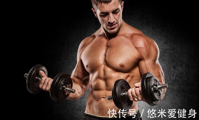 卧推|卧推训练时，想要充分地刺激胸肌，杠铃要不要贴胸？