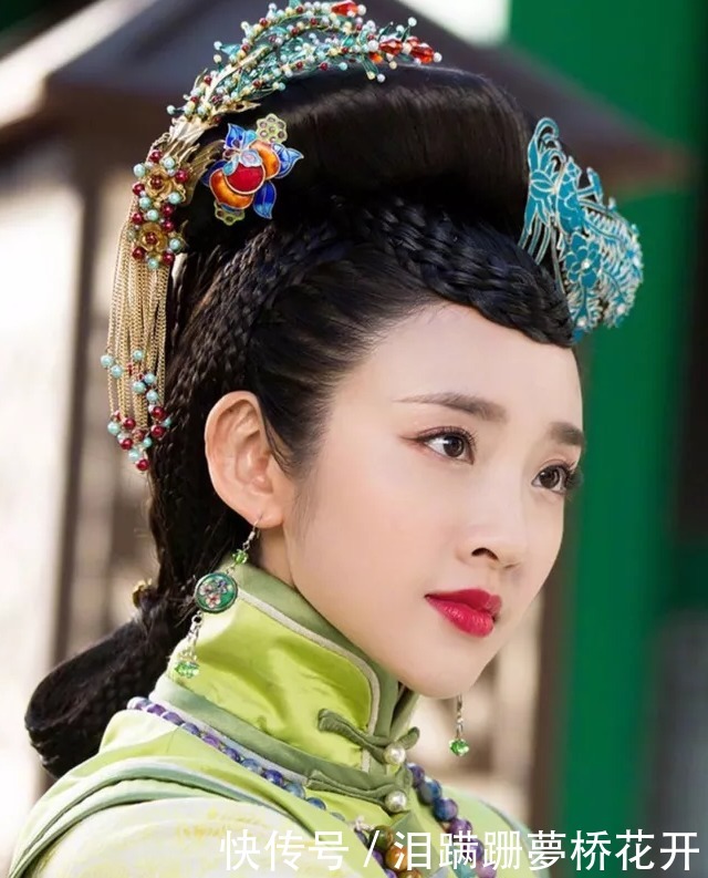 宠文休书一到手,她便卸去丑陋妆容,散下长发,携腹中子离开!