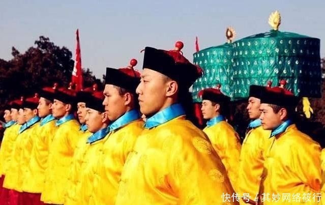 武林高手@古时候,江湖武林高手与皇宫大内高手对决,谁会更胜一筹?