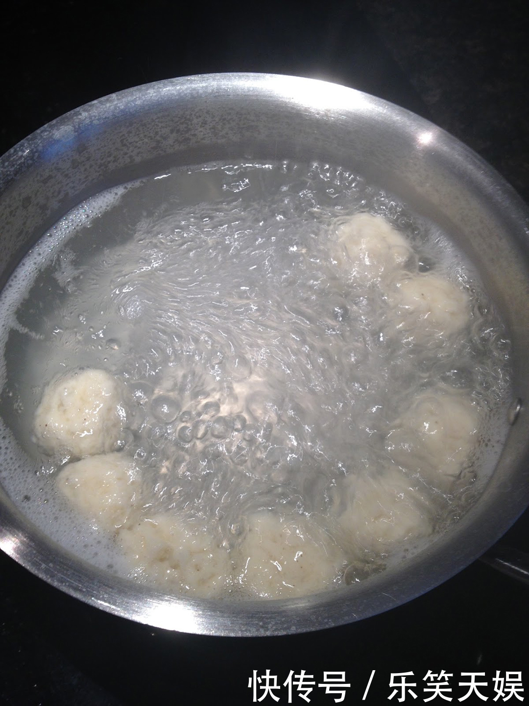 土豆这么做老人孩子都爱吃,超简单、零失败,就差没把碗底舔光了