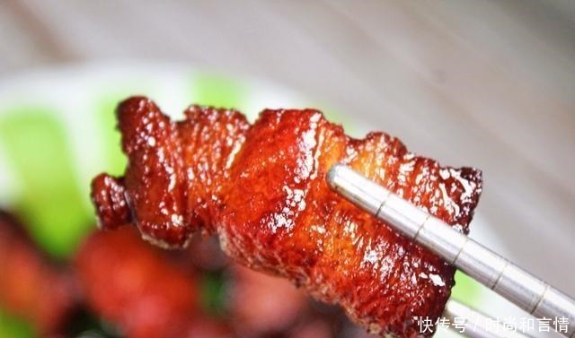 白糖|炒糖色是白糖还是冰糖大厨这样做,多加1步,炒出糖色红亮诱人